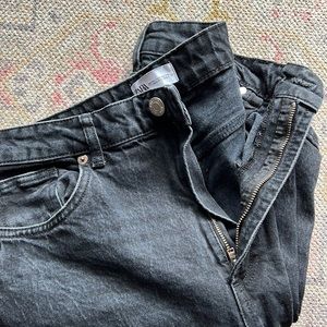Zara Mom Jeans. Size EUR 44. Worn once.